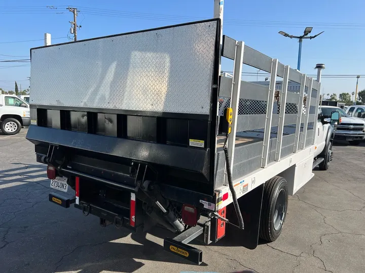 White, 2015 Ford F-550 Super Duty Image 13