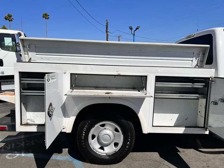 White, 2008 Ford F-250 Super Duty Image 7