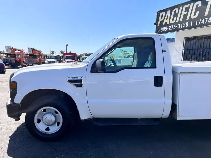 White, 2008 Ford F-250 Super Duty Image 15