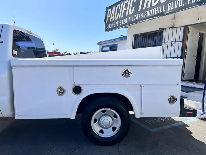 White, 2008 Ford F-250 Super Duty Image 14