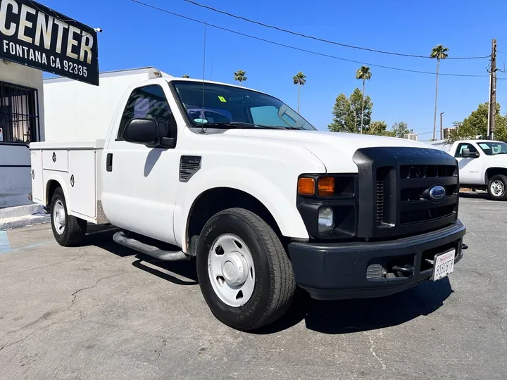 White, 2008 Ford F-250 Super Duty Image 3