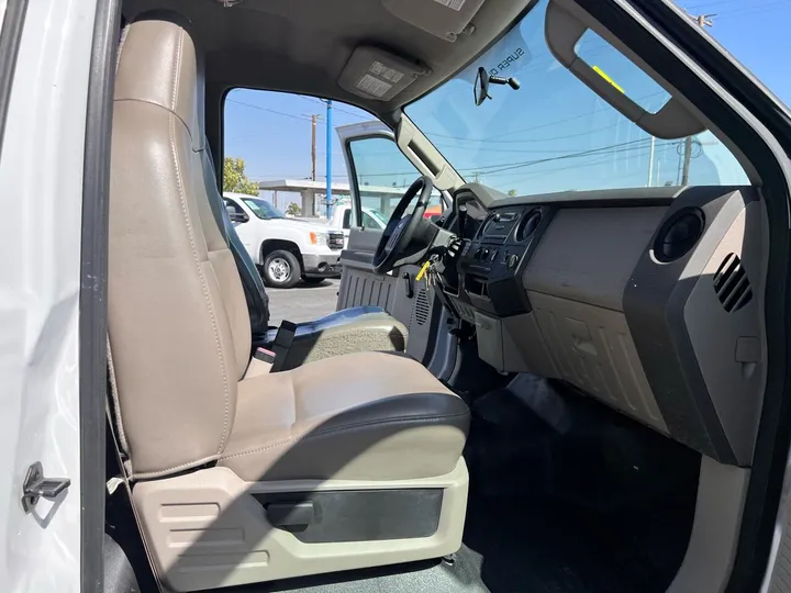 White, 2008 Ford F-250 Super Duty Image 23