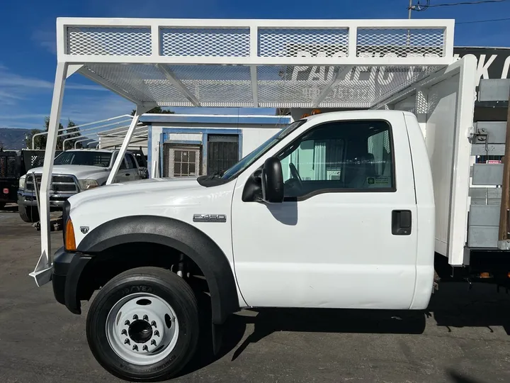 White, 2007 Ford F-450 Super Duty Image 21