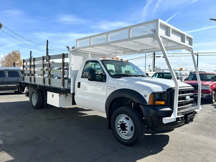 White, 2007 Ford F-450 Super Duty Image 6