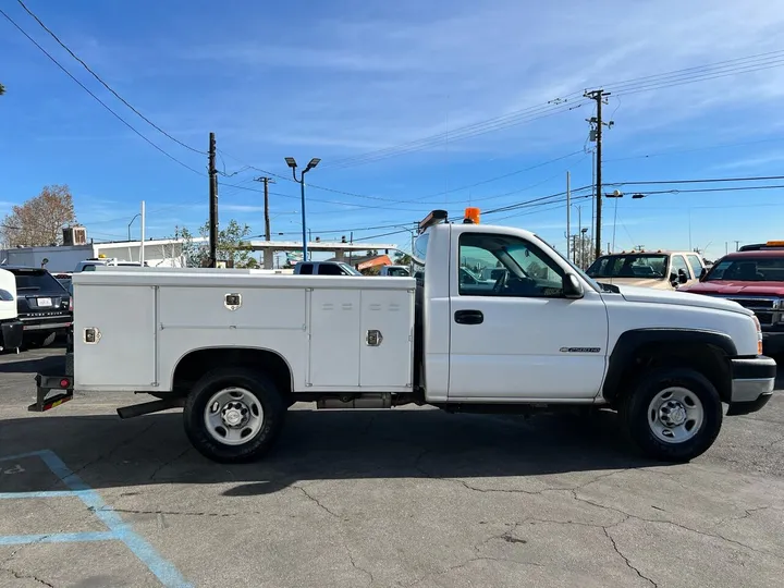 White, 2007 Chevrolet Silverado 2500HD Classic Image 4