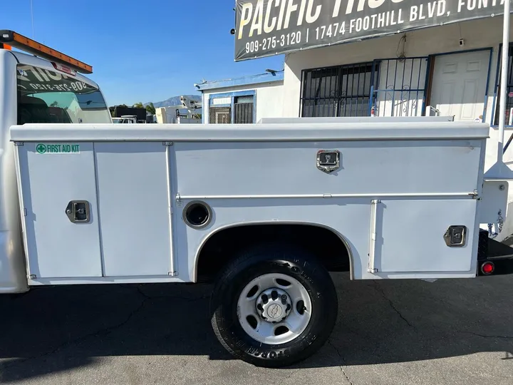 White, 2007 Chevrolet Silverado 2500HD Classic Image 20