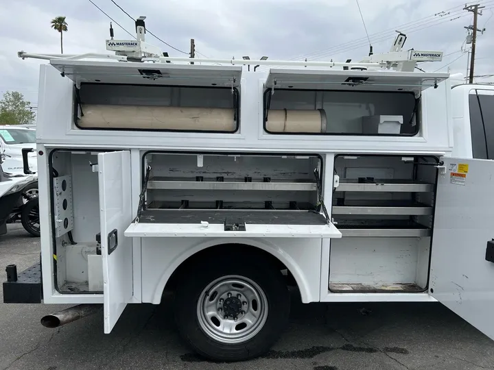 White, 2019 Ford F-250 Super Duty Image 7