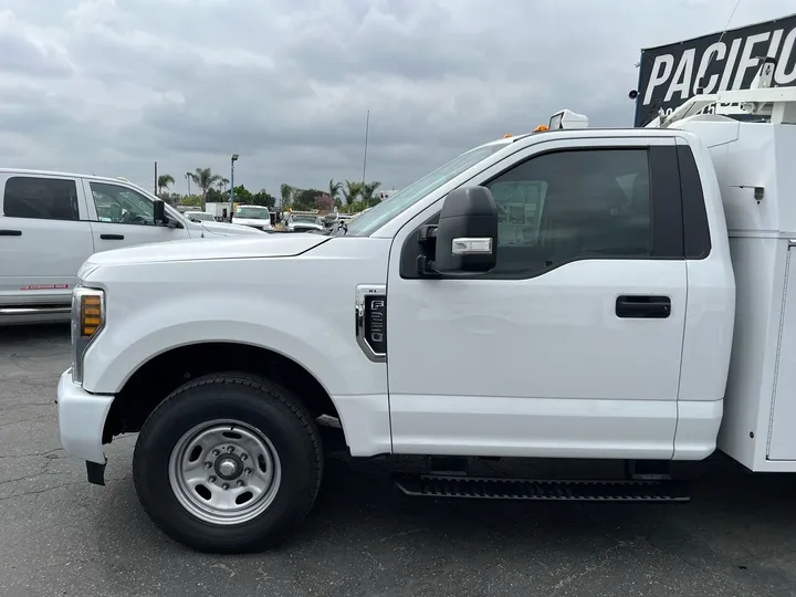 White, 2019 Ford F-250 Super Duty Image 23