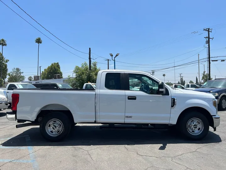 White, 2018 Ford F-250 Super Duty Image 5