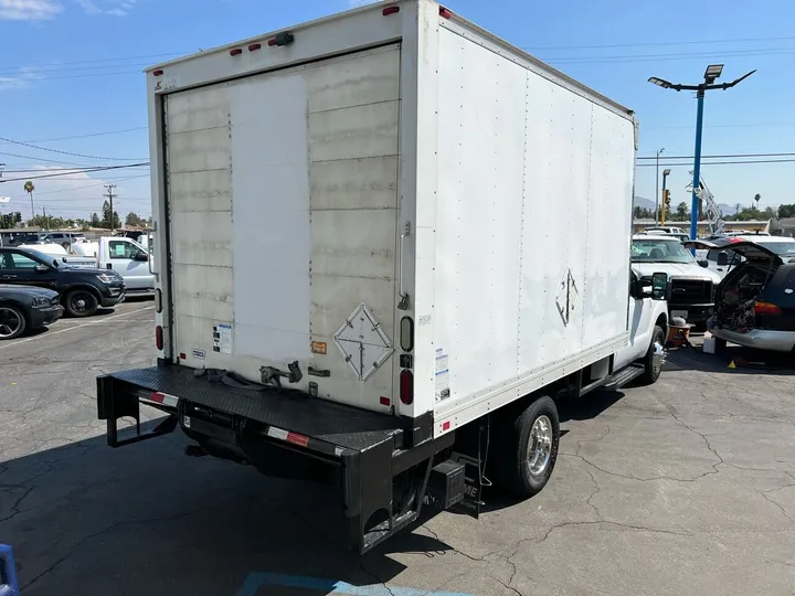 White, 2015 Ford F-350 Super Duty Image 7