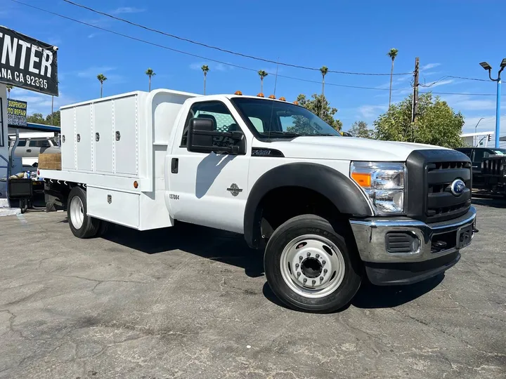 White, 2011 Ford F-550 Super Duty Image 3