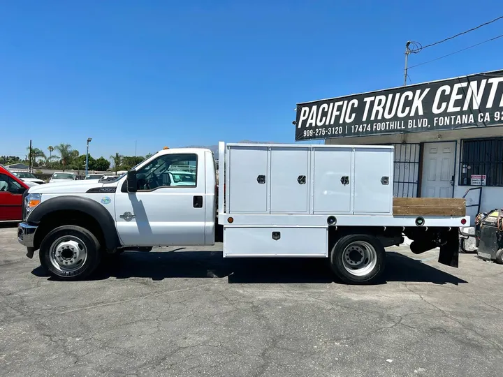 White, 2011 Ford F-550 Super Duty Image 12