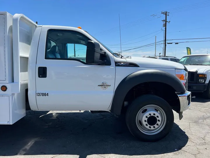 White, 2011 Ford F-550 Super Duty Image 5