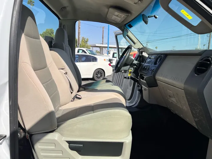 White, 2008 Ford F-250 Super Duty Image 16