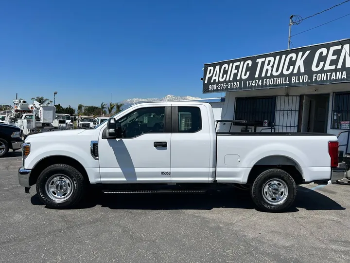 White, 2018 Ford F-250 Super Duty Image 14