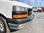 White, 2011 GMC Savana Thumnail Image 5