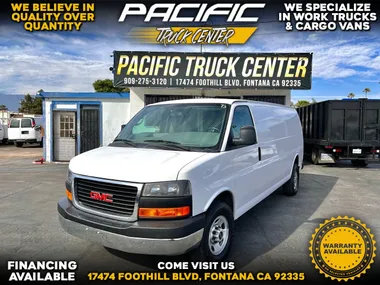 White, 2011 GMC Savana Image 