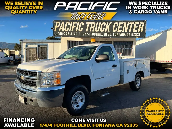 White, 2008 Chevrolet Silverado 2500HD Image 1