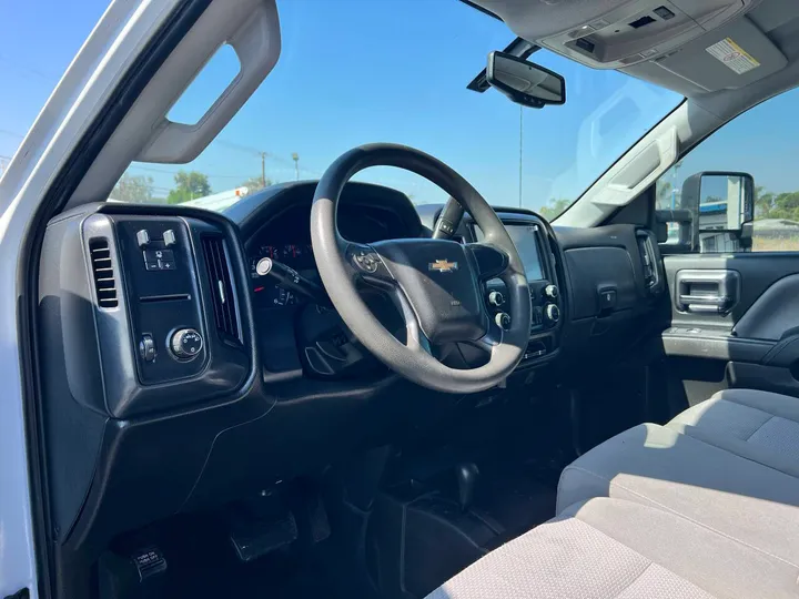 White, 2015 Chevrolet Silverado 2500HD Image 22