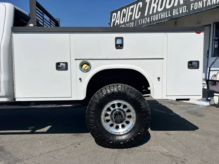 White, 2015 Chevrolet Silverado 2500HD Image 15
