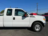 White, 2016 Ford F-250 Super Duty Thumnail Image 5