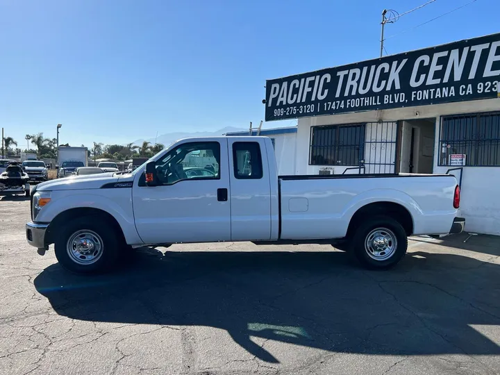 White, 2016 Ford F-250 Super Duty Image 11