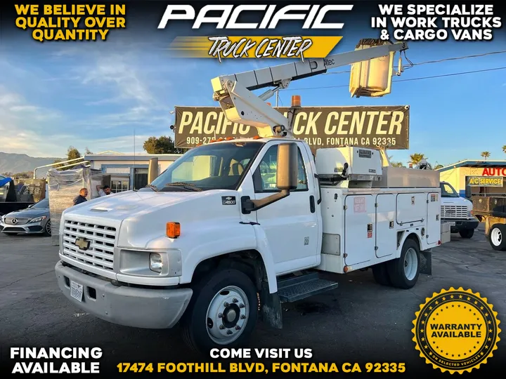 White, 2005 Chevrolet Kodiak C4500 Image 1