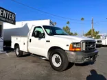 White, 2001 Ford F-250 Super Duty Thumnail Image 3