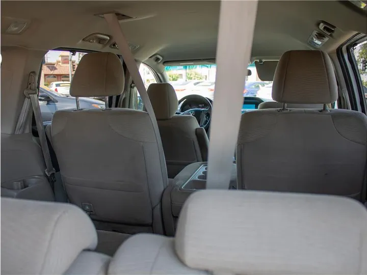 WHITE, 2011 HONDA ODYSSEY Image 10