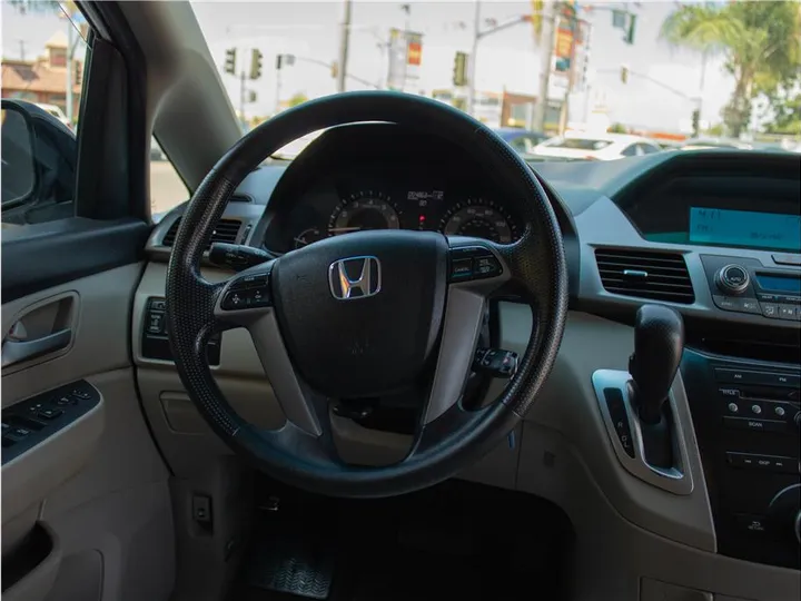 WHITE, 2011 HONDA ODYSSEY Image 19