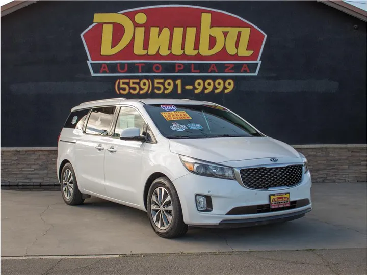 WHITE, 2016 KIA SEDONA Image 4