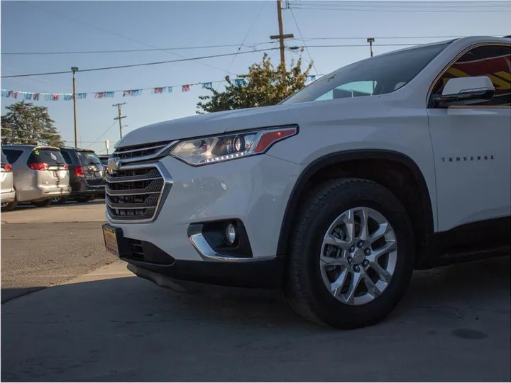 WHITE, 2019 CHEVROLET TRAVERSE Image 10