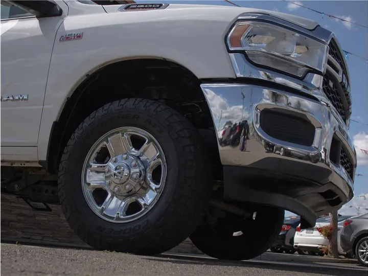 WHITE, 2020 RAM 2500 CREW CAB Image 7