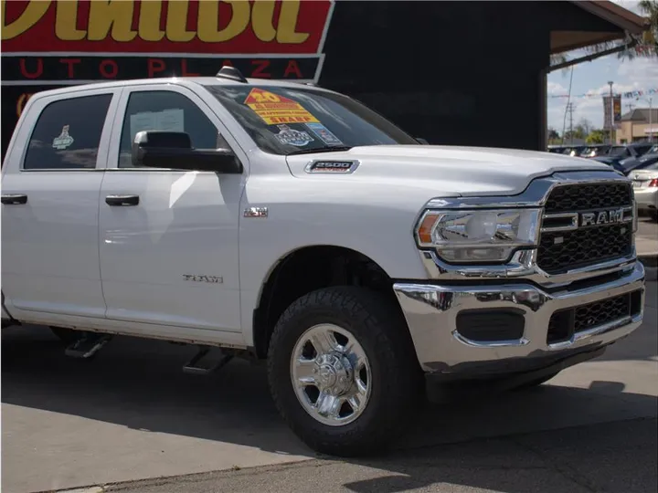 WHITE, 2020 RAM 2500 CREW CAB Image 6