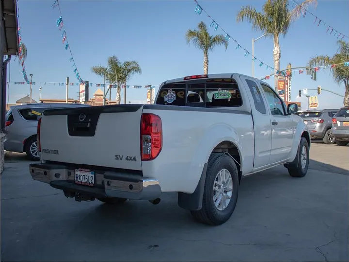 WHITE, 2019 NISSAN FRONTIER KING CAB Image 3