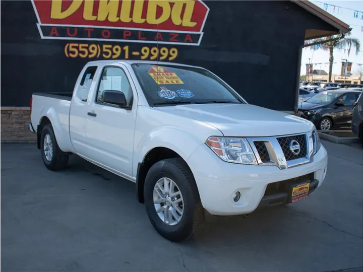 WHITE, 2019 NISSAN FRONTIER KING CAB Image 7