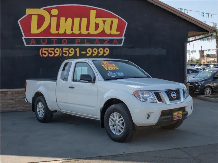 WHITE, 2019 NISSAN FRONTIER KING CAB Image 6