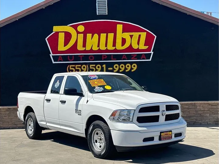 WHITE, 2019 RAM 1500 CLASSIC QUAD CAB Image 3