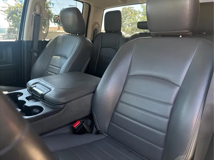 WHITE, 2019 RAM 1500 CLASSIC QUAD CAB Image 5