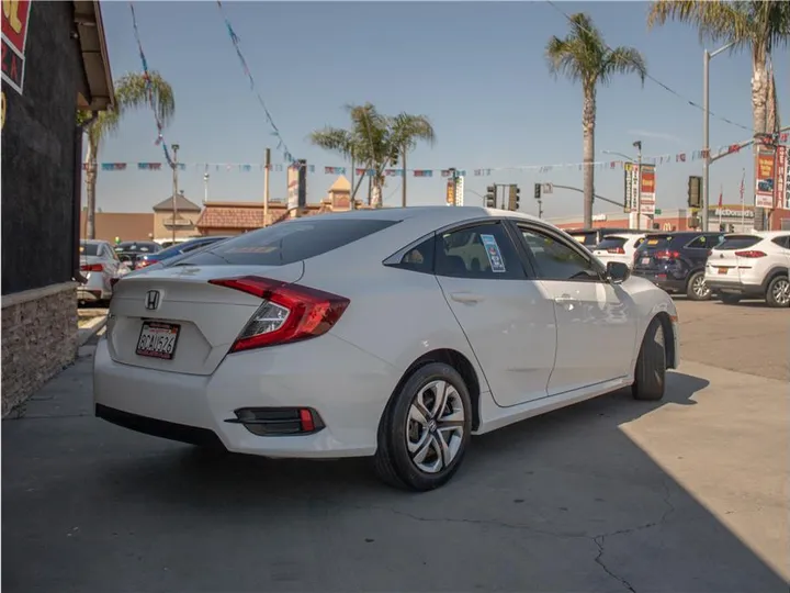 WHITE, 2018 HONDA CIVIC Image 5