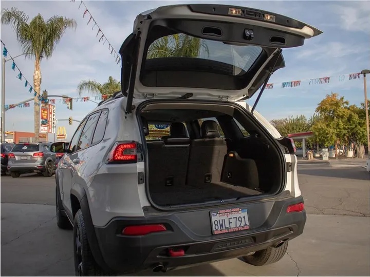 WHITE, 2017 JEEP CHEROKEE Image 14