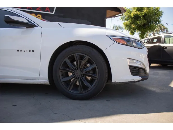 WHITE, 2019 CHEVROLET MALIBU Image 7