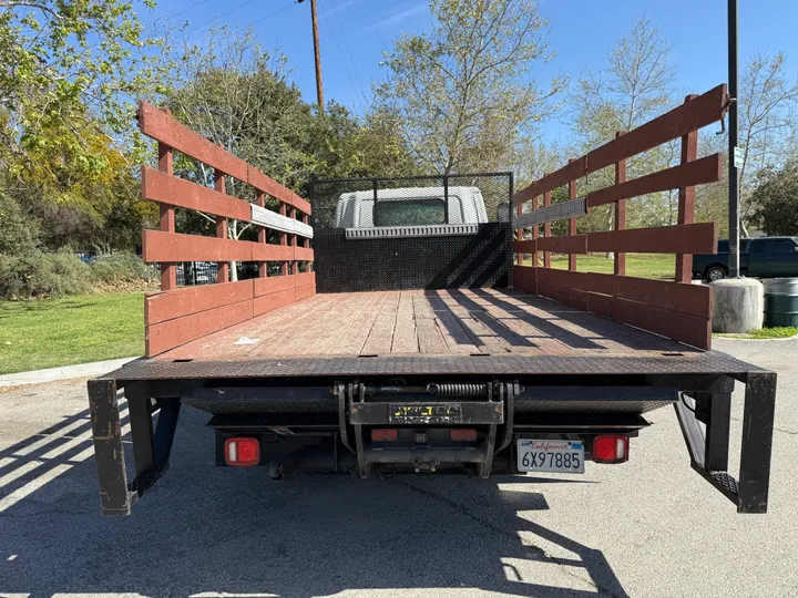 BLACK, 2001 GMC W3500 FLAT BED TRUCK Image 5