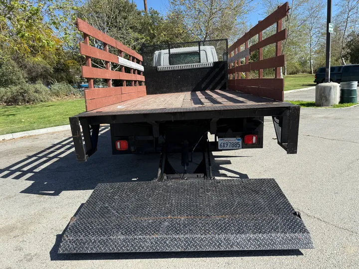 BLACK, 2001 GMC W3500 FLAT BED TRUCK Image 9