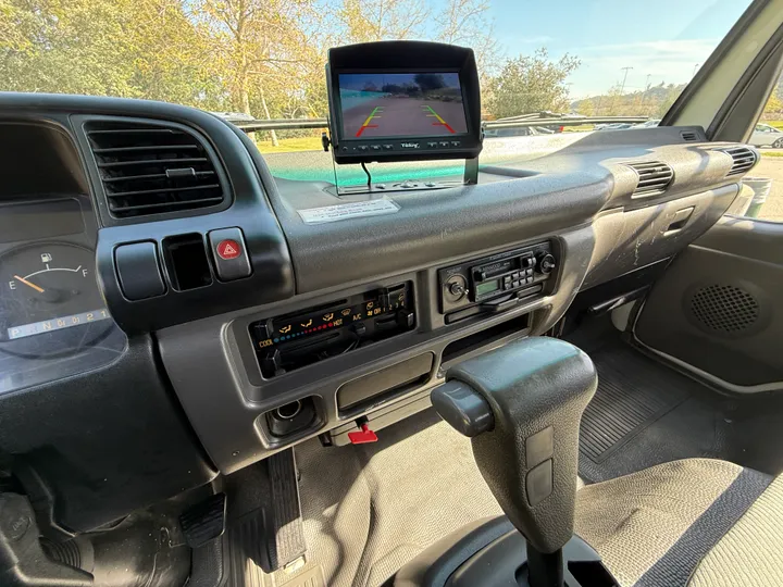 BLACK, 2001 GMC W3500 FLAT BED TRUCK Image 19