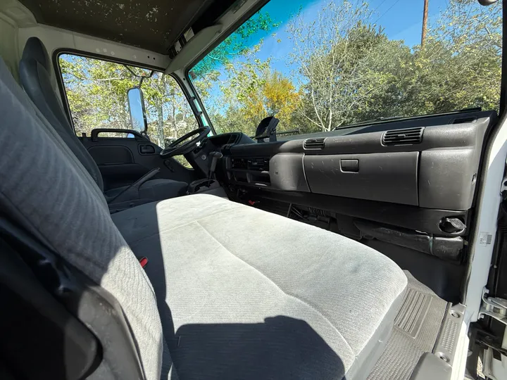 BLACK, 2001 GMC W3500 FLAT BED TRUCK Image 20