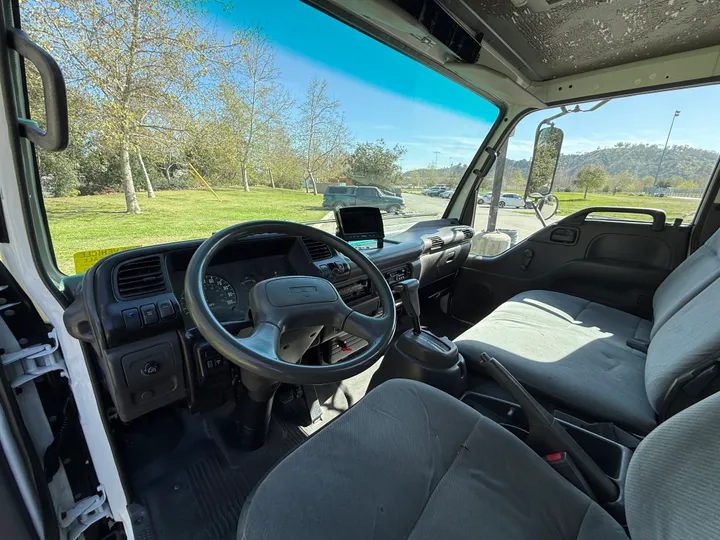 BLACK, 2001 GMC W3500 FLAT BED TRUCK Image 21