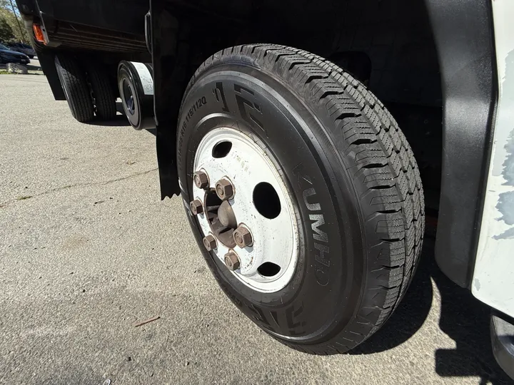 BLACK, 2001 GMC W3500 FLAT BED TRUCK Image 28