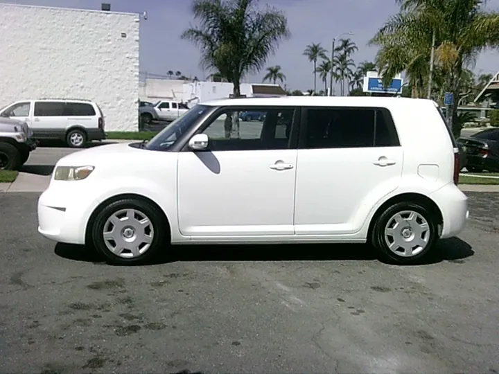 2008 SCION XB Image 4