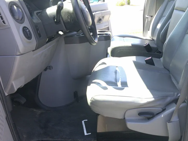 WHITE, 2012 FORD E150 CARGO Image 10